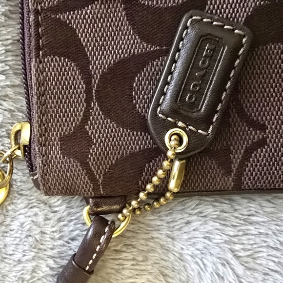 NWOT Coach Dark Brown Signature Wristlet with Gold Hardware - Picture 3 of 5